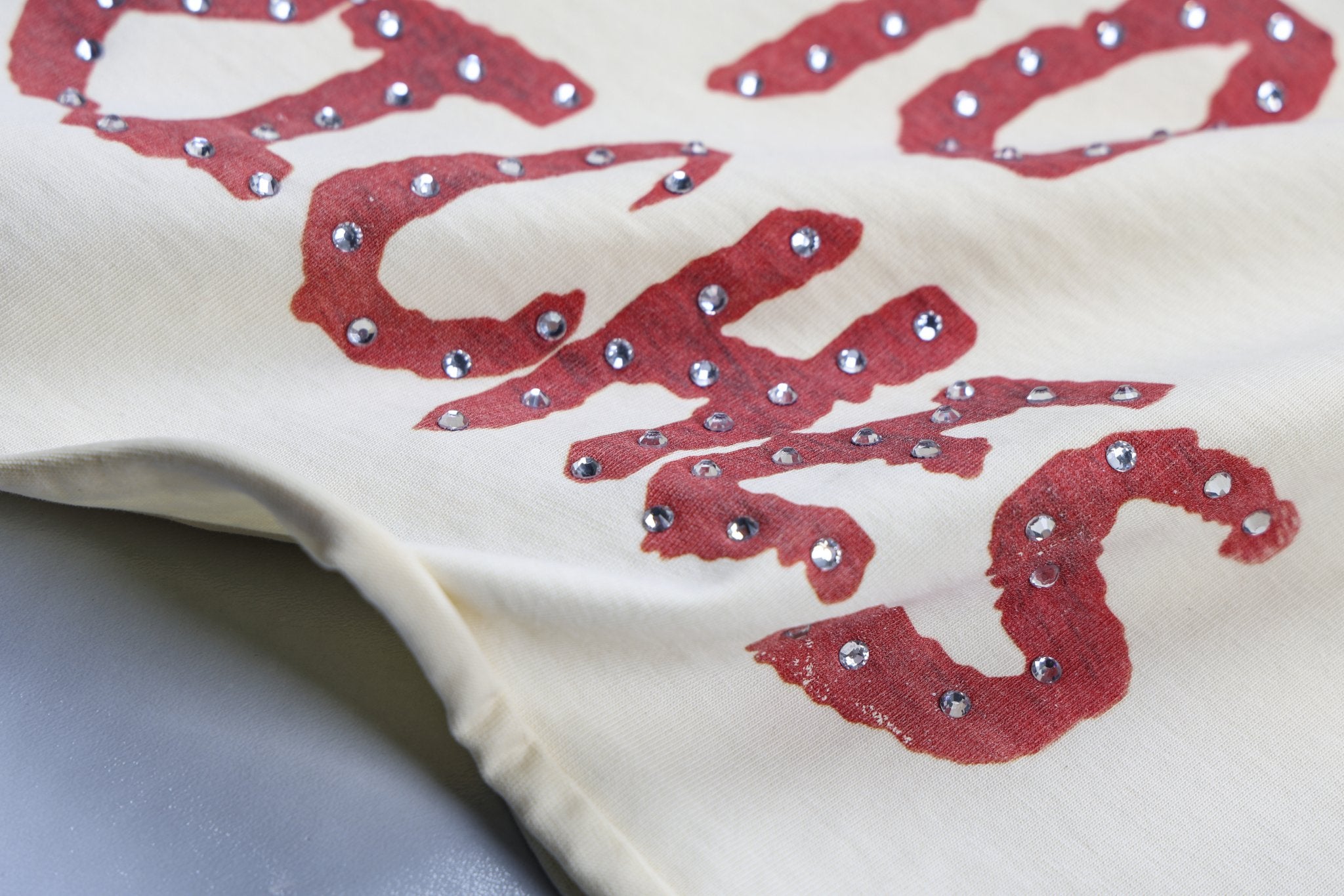 FOR THE DOGS Rhinestone S/S Tee | Bone-8