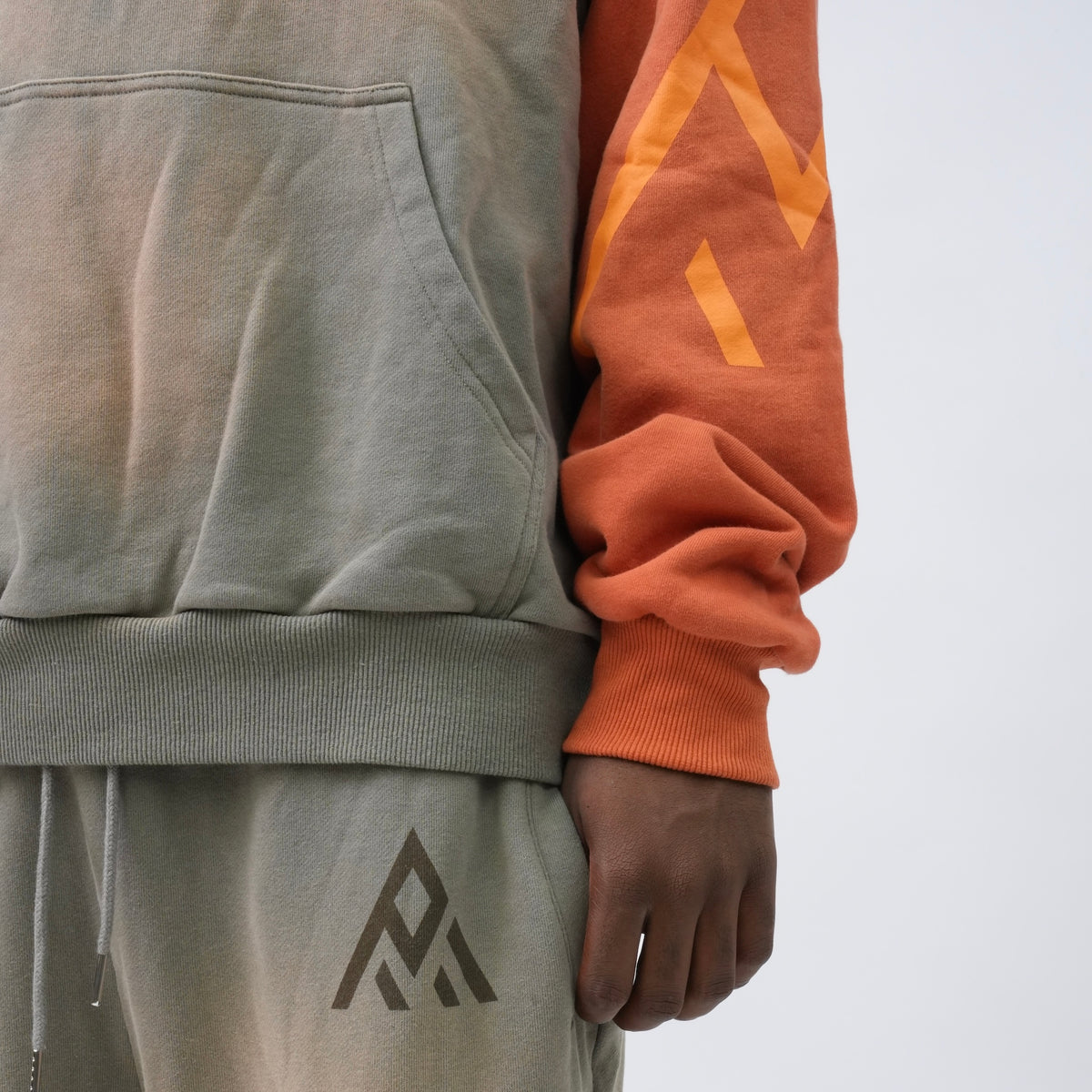 PM120 HOODIE TAUPE MULTI-4