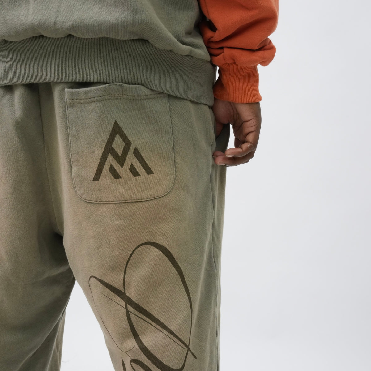 PM120 SWEATPANT TAUPE MULTI-2