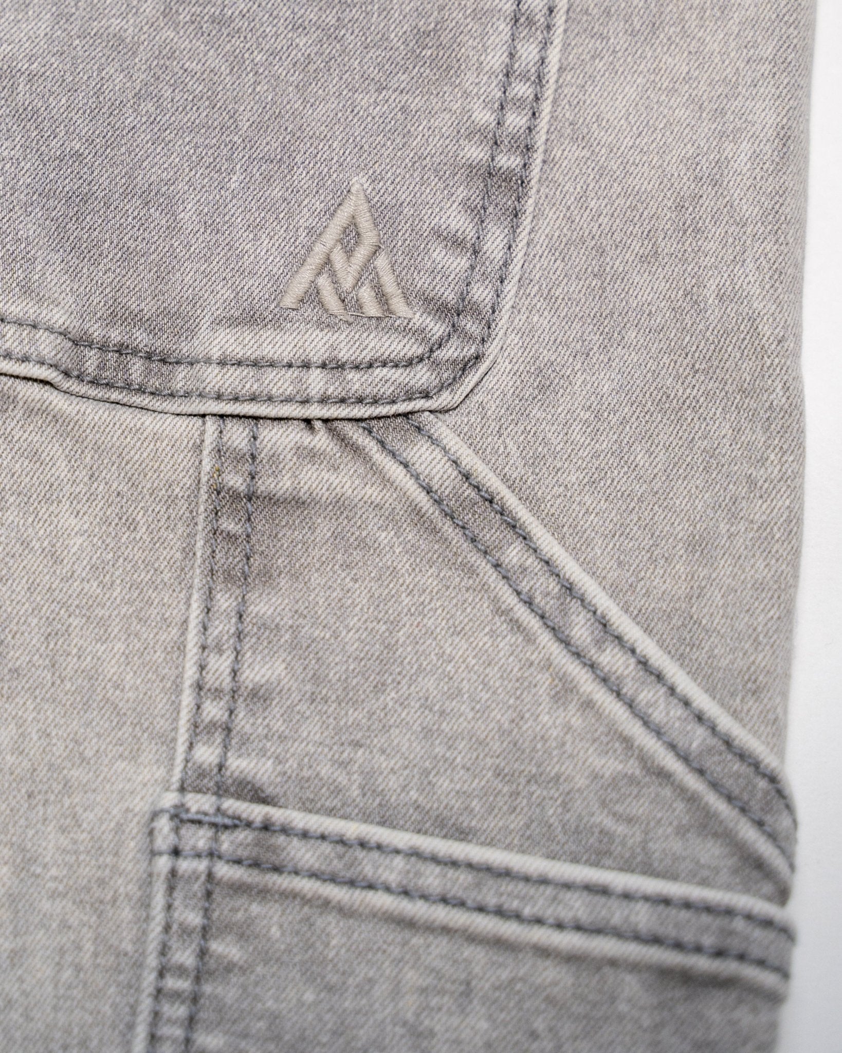 Currency Carpenter Grey