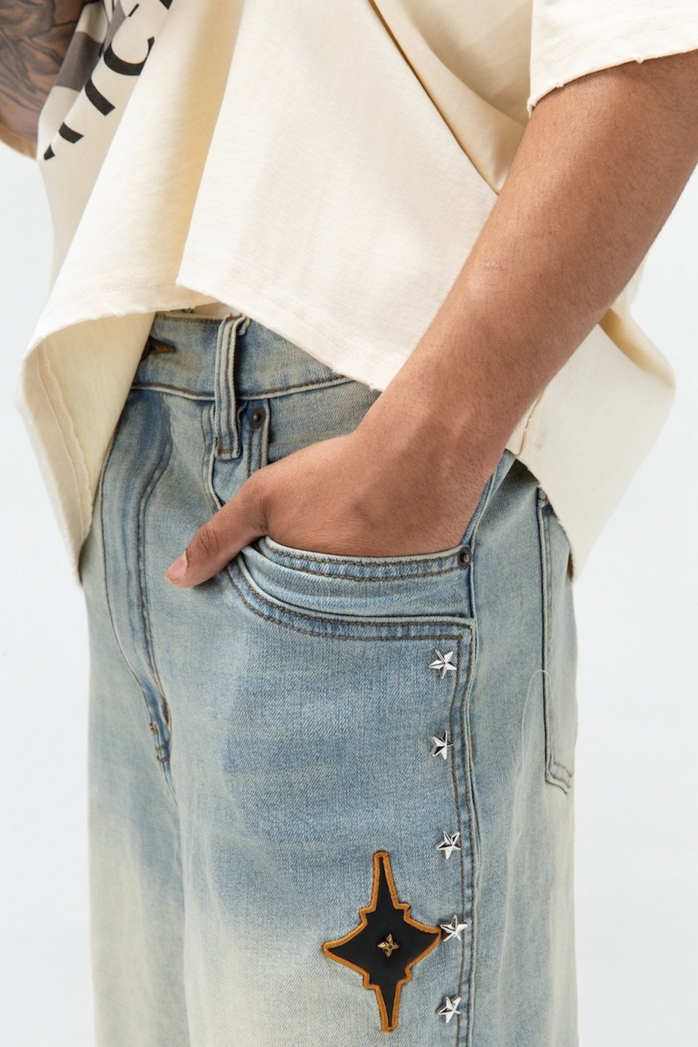 Shorts cristallizzati in nero corvino-2