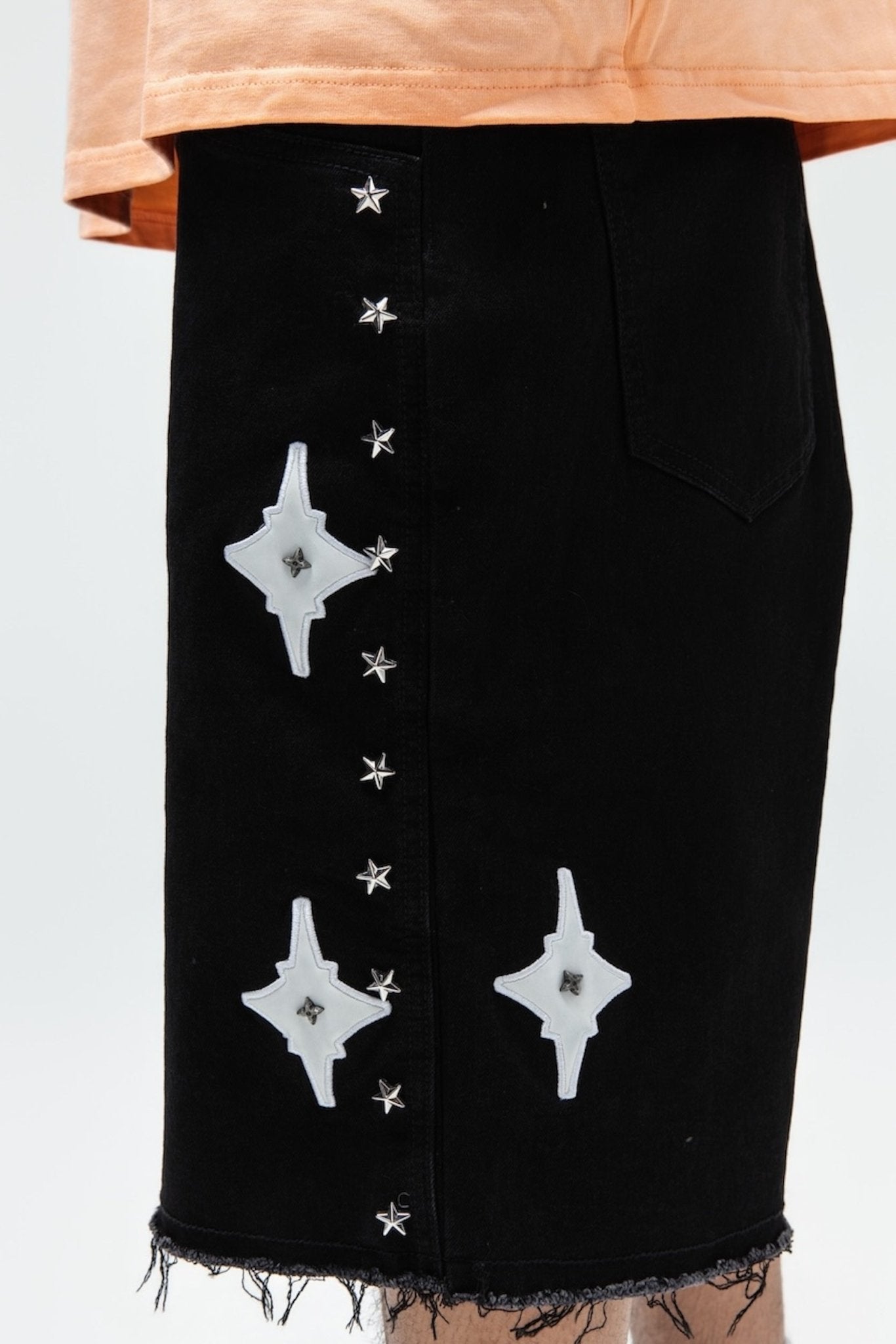 Shorts cristallizzati in nero corvino-3