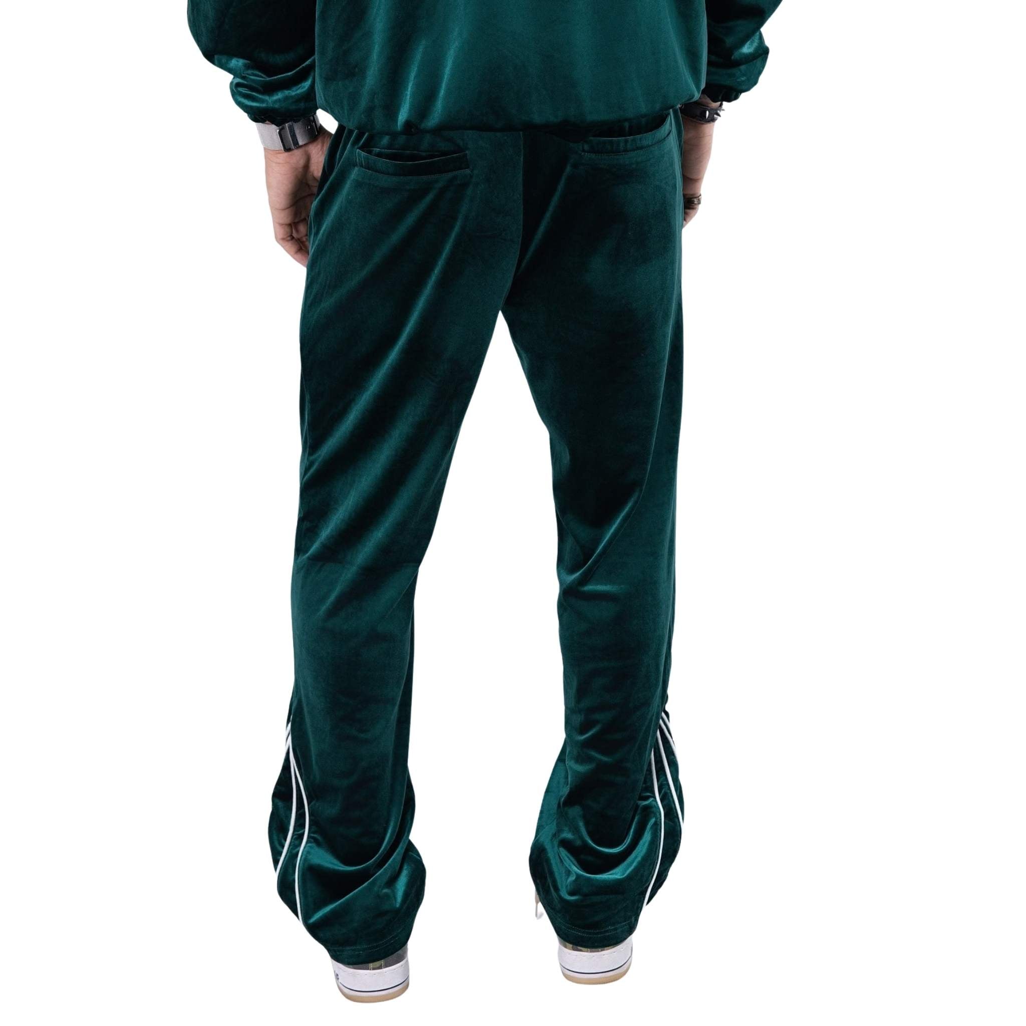 Emerald velour pants with relaxed fit and rear pockets