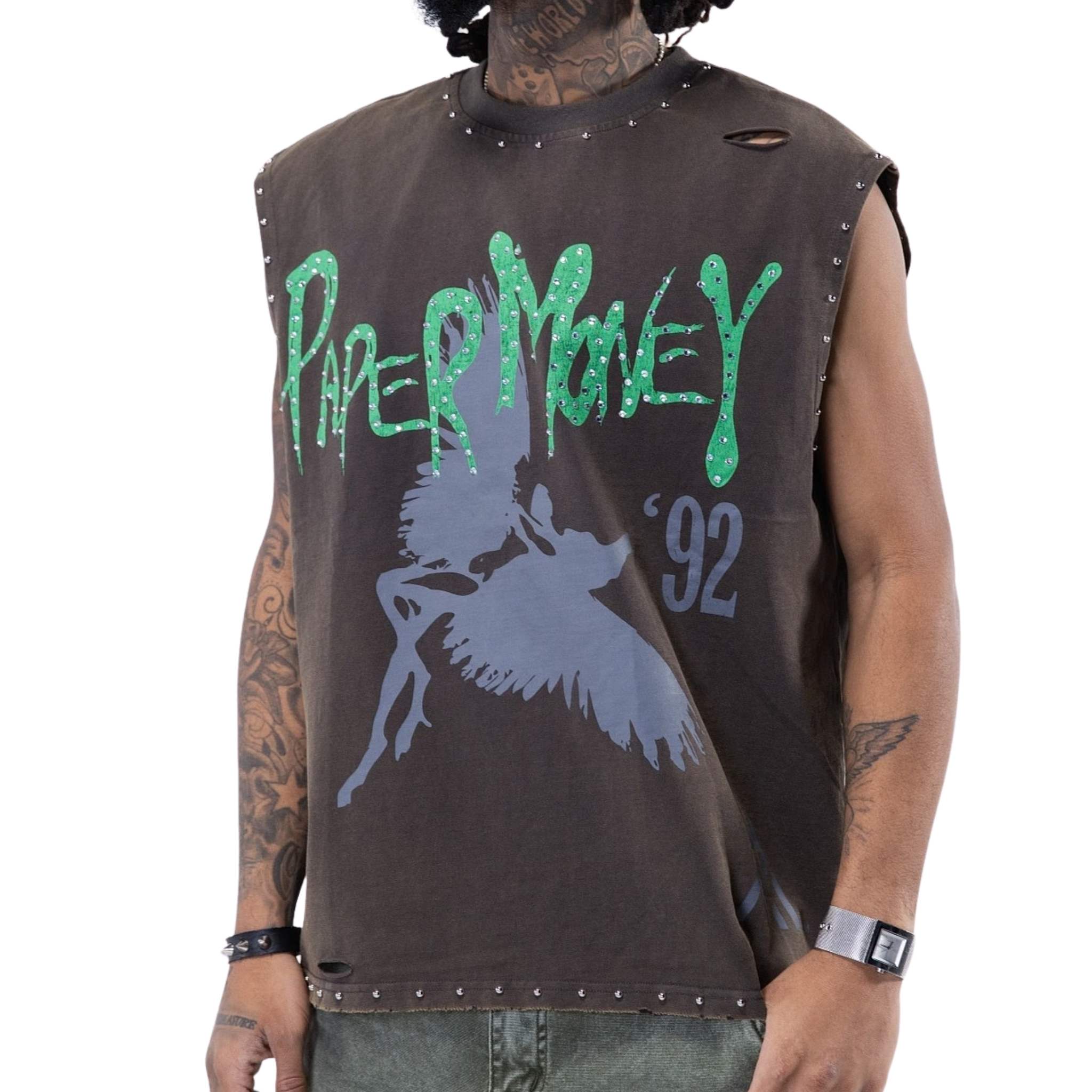 Oversized vintage tank top styled for streetwear – men’s sleeveless graphic tee