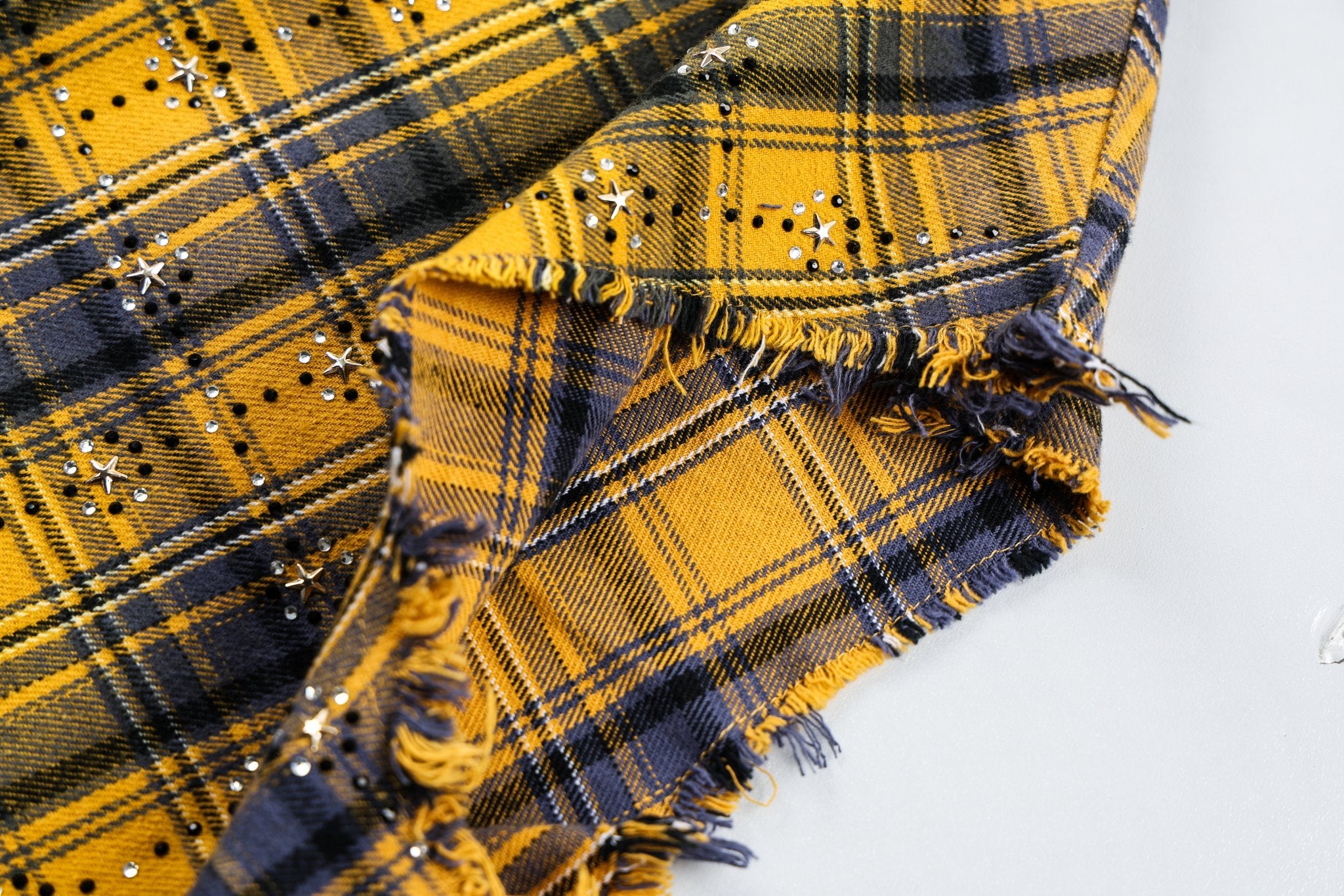 gold ゴールド　WOOL FLANNEL SLIM 2TUCK GOLD（ゴールド）の「GOLD ⁄ ゴールド：WOOL TWILL SLIM EASY PANTS