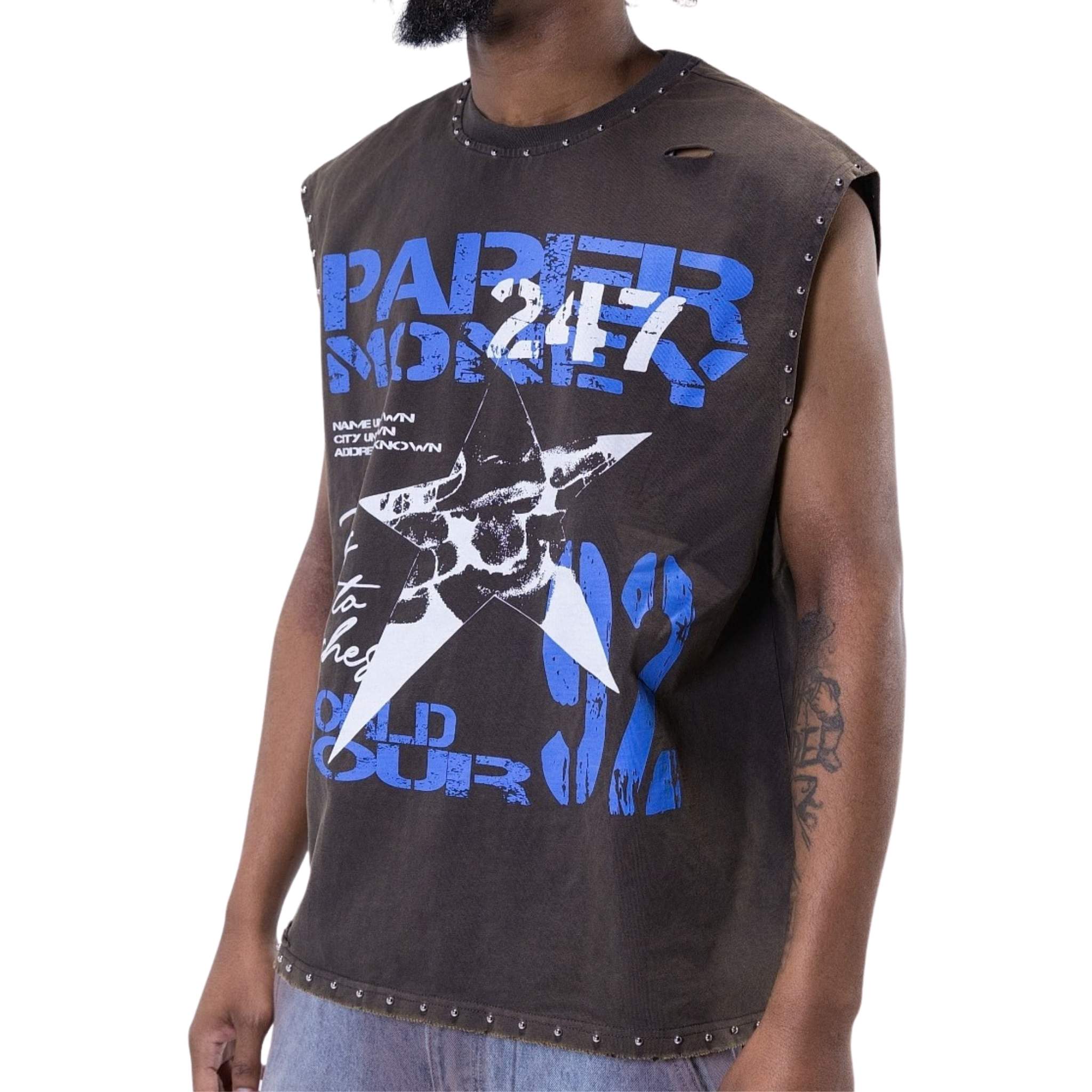 Oversized vintage tank top styled for streetwear – R2R graphic sleeveless tee